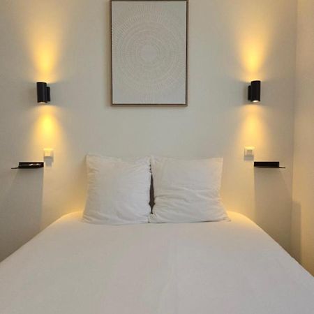 Hotel La Croisette & Restaurant Bistrot Gantier En Centre Ville รัวย็อง ภายนอก รูปภาพ